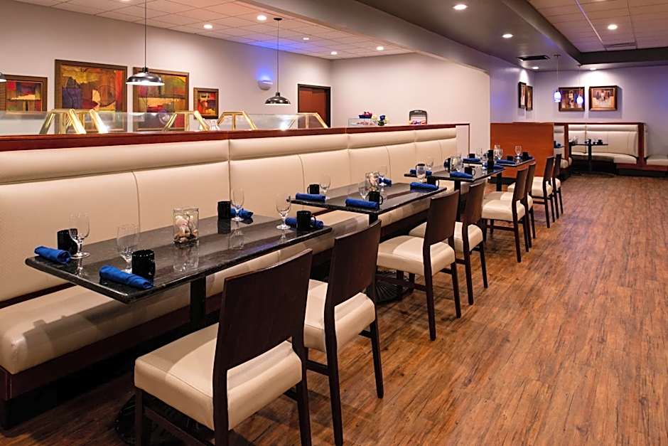 Holiday Inn Hotel and Suites Beaumont-Plaza I-10 & Walden By IHG