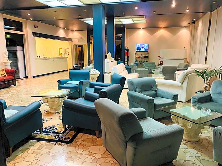 G&D Hotel Deanna Pool&Brunch