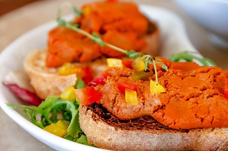 4reasons hotel + bistro | 12+