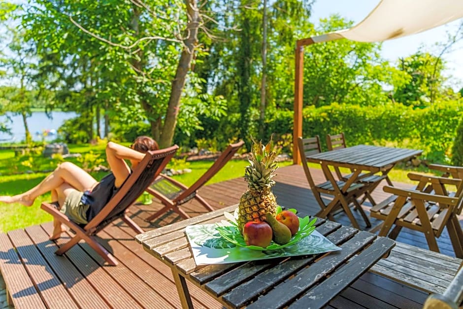 Domek letniskowy nad jeziorem