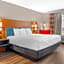 Country Inn & Suites by Radisson, West Bend, WI