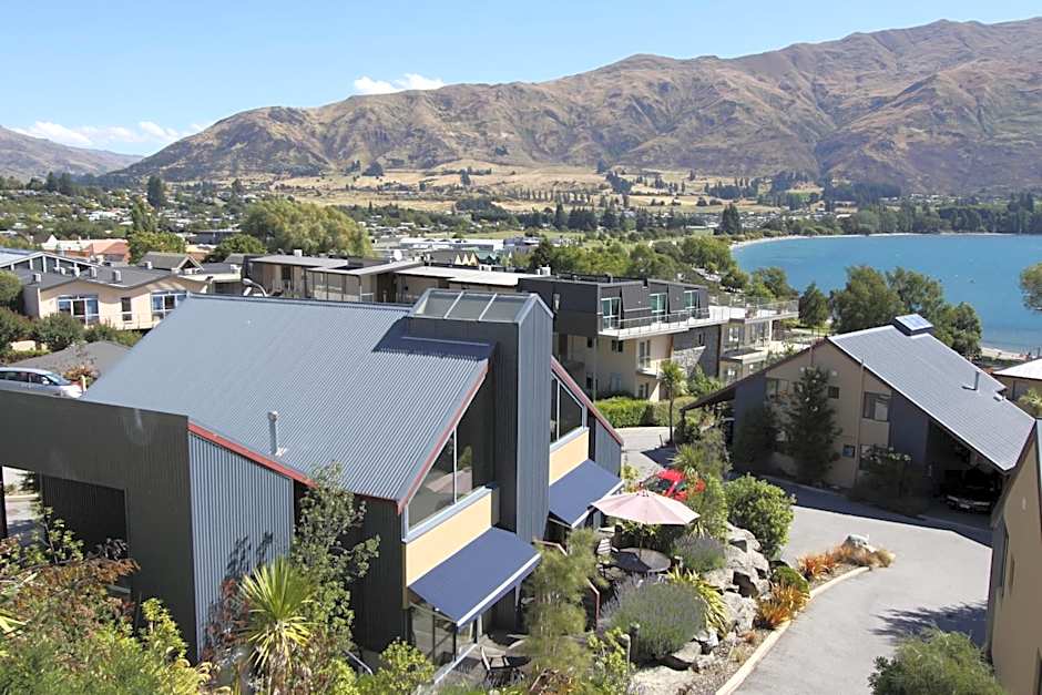The Moorings Motel and Apartments