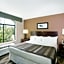 Wingate by Wyndham Raleigh Durham / Airport