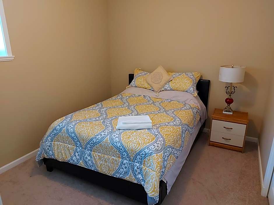 Peaceful and Spacious Lake View