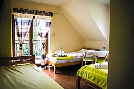 Triple Room with Private Bathroom