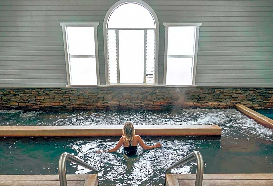 Deep Blue Hotel & Hot Springs