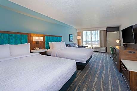 Queen Study with Two Queen Beds - Non-Smoking