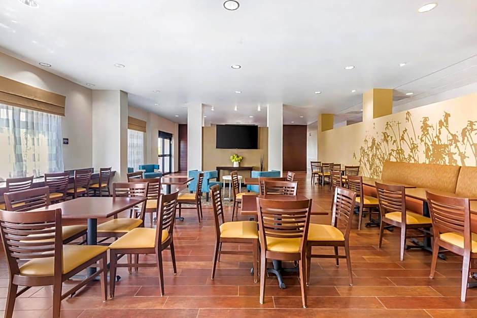 Sleep Inn & Suites Devils Lake