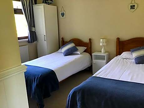 Standard Twin Room with Garden View