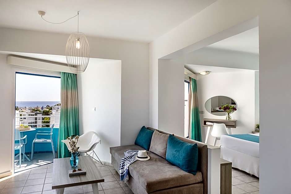 Lantiana Gardens ApartHotel