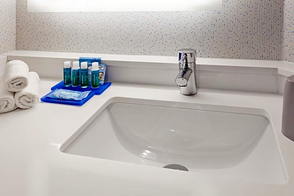 Holiday Inn Express West Los Angeles-Santa Monica By IHG
