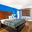 Econo Lodge Inn & Suites I-64 & Us 13