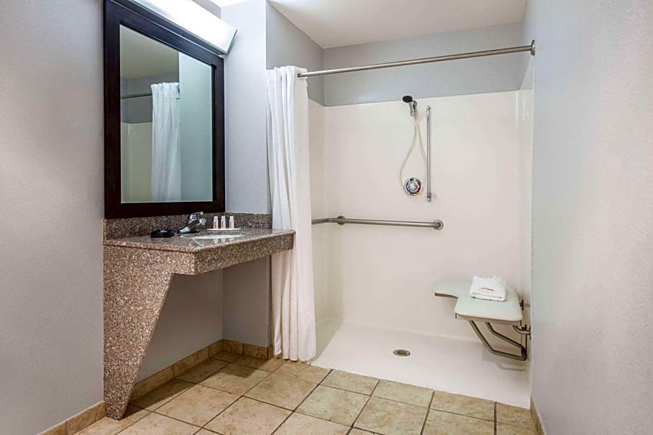 Super 8 by Wyndham Lubbock West