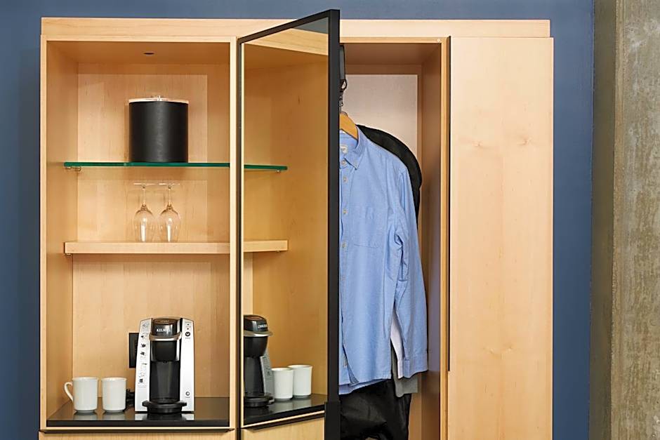 Le Dauphin Montréal Centre-Ville