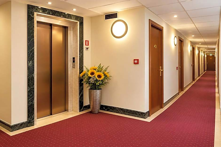 Felix Hotel & Residence