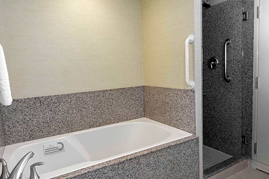 Courtyard by Marriott Lafayette