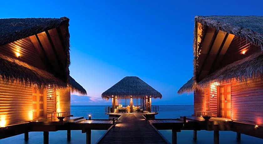 Adaaran Select Huduran Fushi - 24hrs Dine around Premium All inclusive