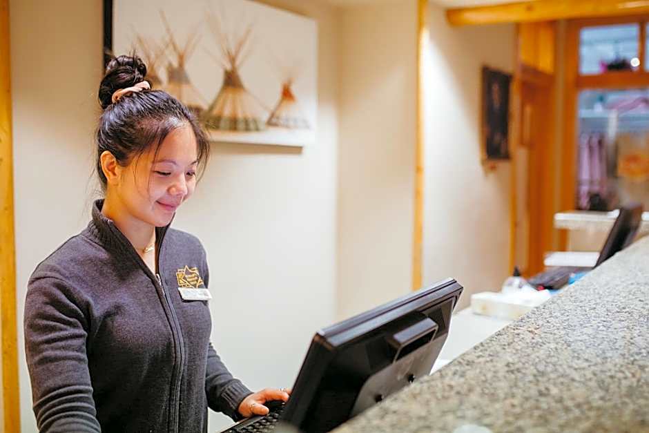 Brewsters Mountain Lodge