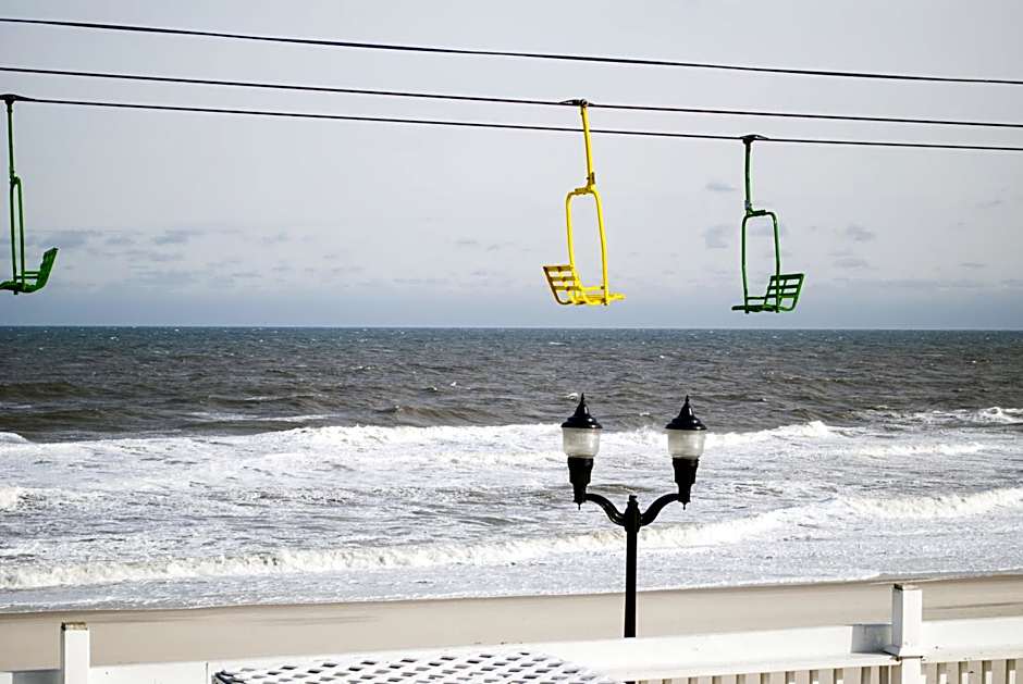 Boardwalk Hotel Charlee & Apartments Beach Hotel Oceanfront