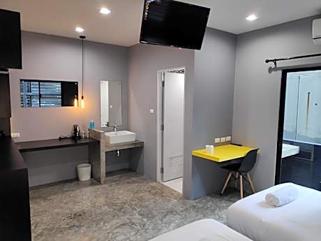 Deluxe Twin Room