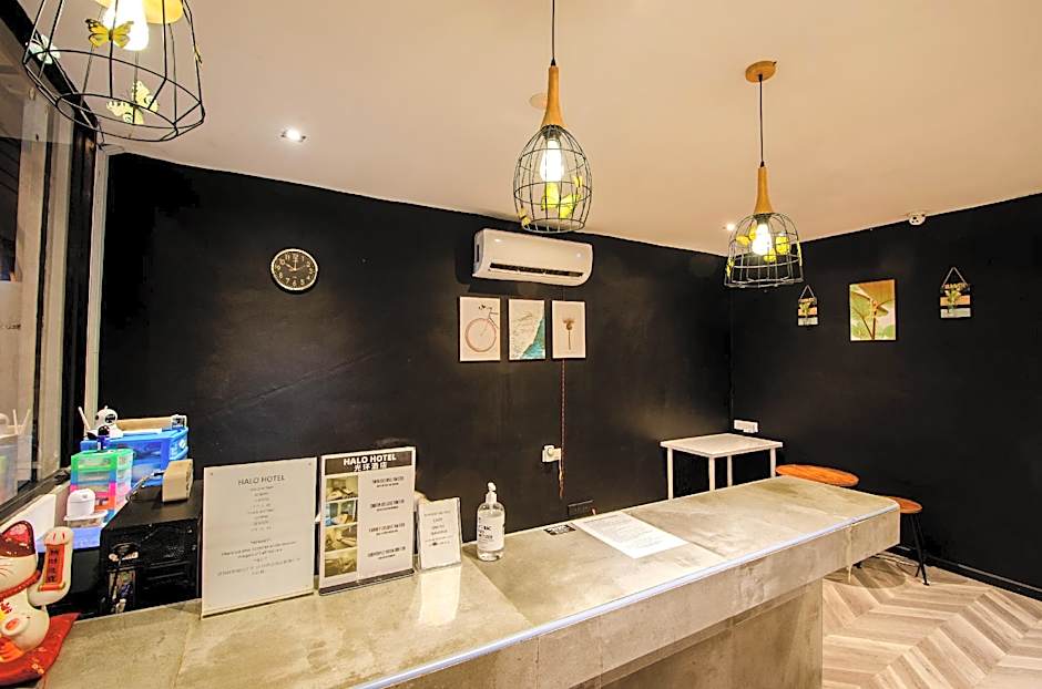 Halo Hotel