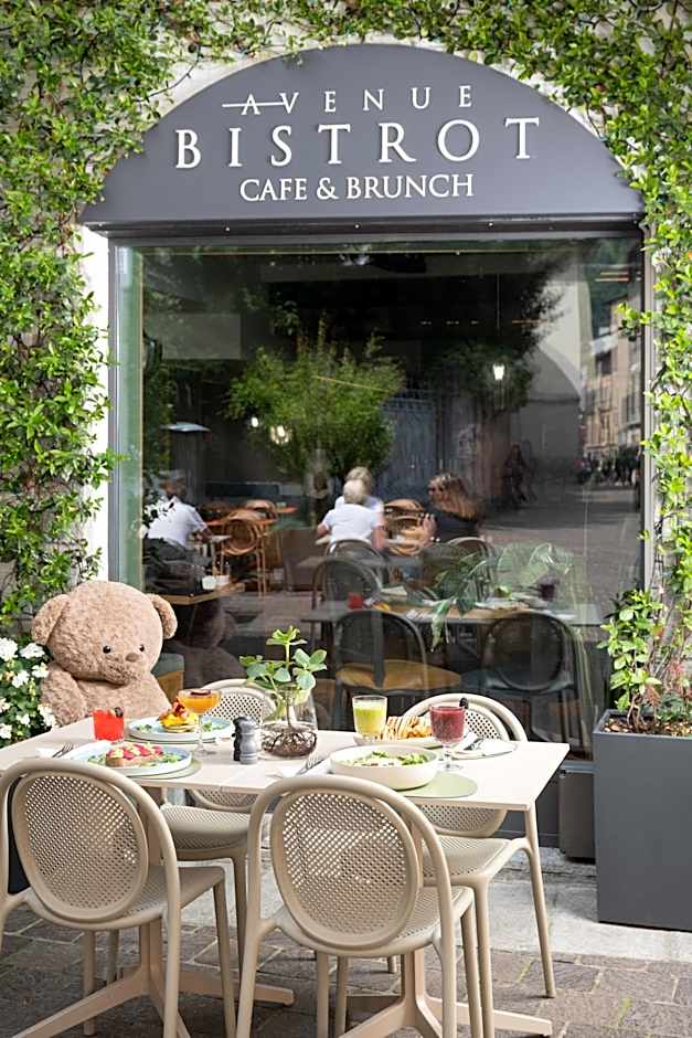 Avenue Hotel