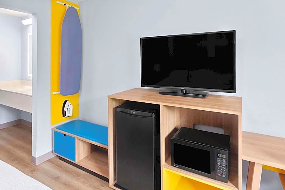 Days Inn & Suites by Wyndham Siler City