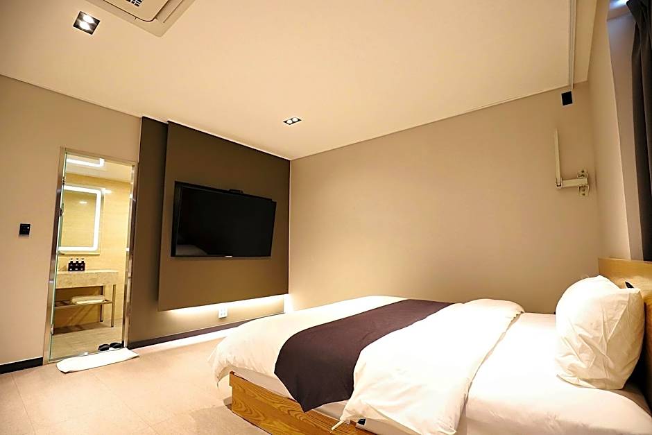 Dongducheon Hotel The Gray