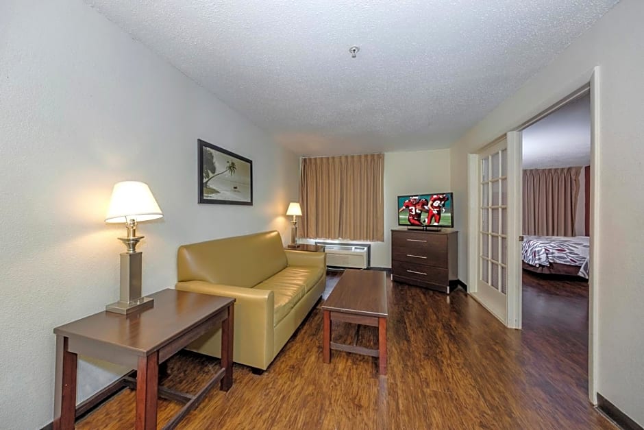 Red Roof Inn & Suites Savannah Airport