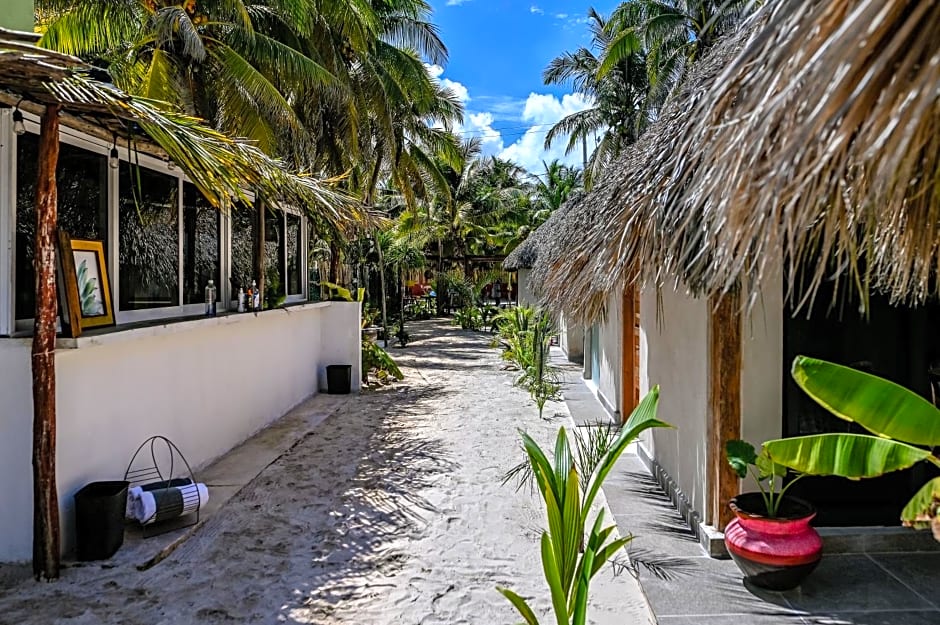 Casa Mate BeachFront Cabañas El Cuyo