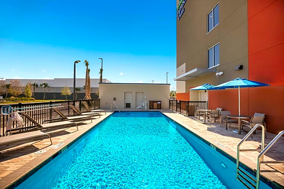 Holiday Inn Express & Suites Jacksonville - Town Center By IHG