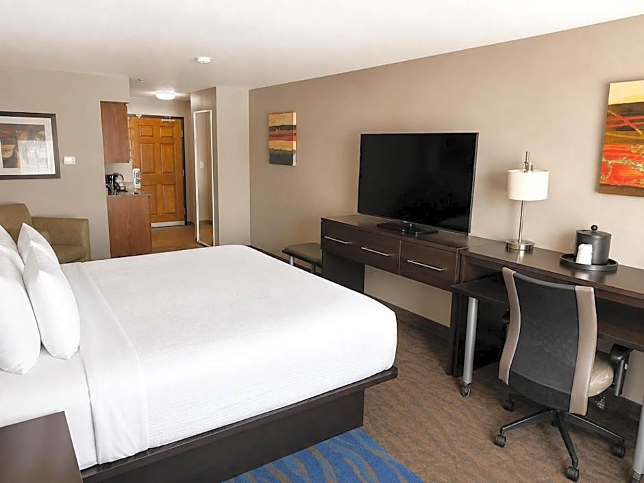 Astoria Hotel & Event Center