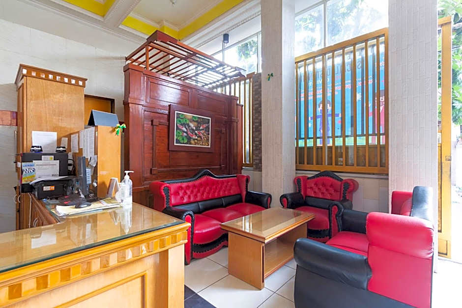 Homestay Gayatri Sawojajar near Univ Negeri Malang Kampus 2 Mitra RedDoorz