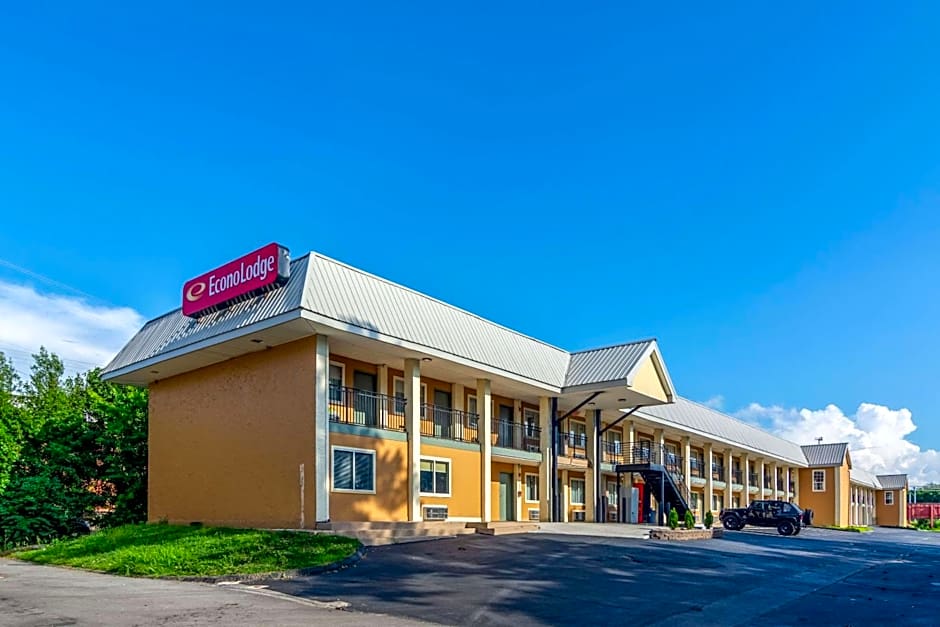 Photo 1 of 28 of Econo Lodge East Ridge