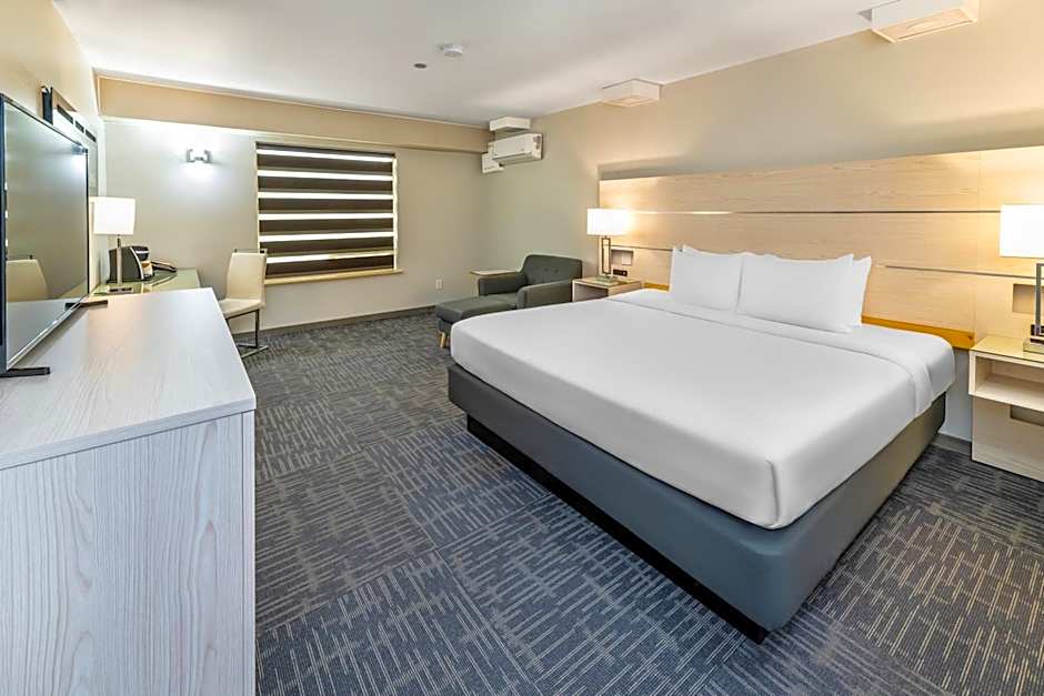 Quality Inn Sunshine Suites