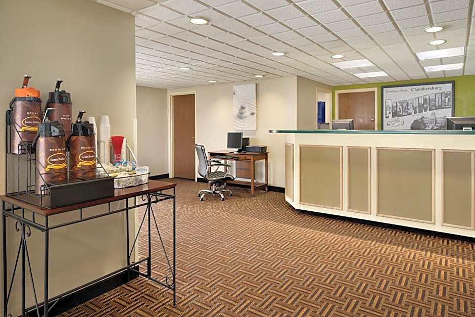 Super 8 by Wyndham Chambersburg I-81