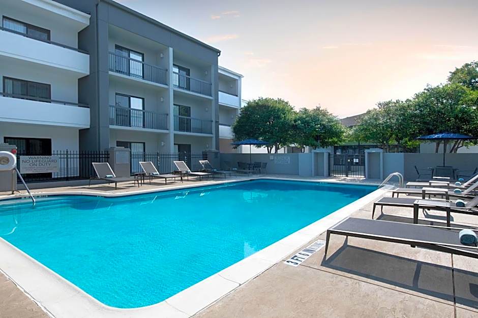 Courtyard by Marriott Dallas Plano Parkway at Preston Road