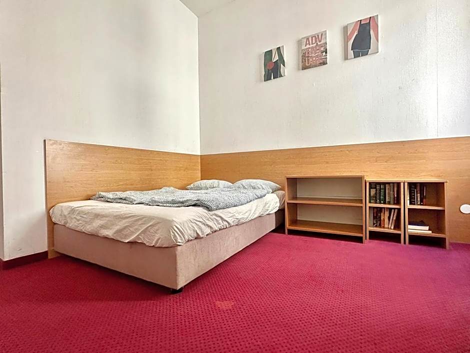 Very Central, 3 min to Metro