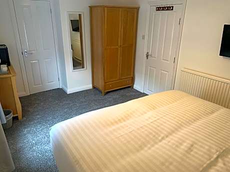 Large Double or Twin Room