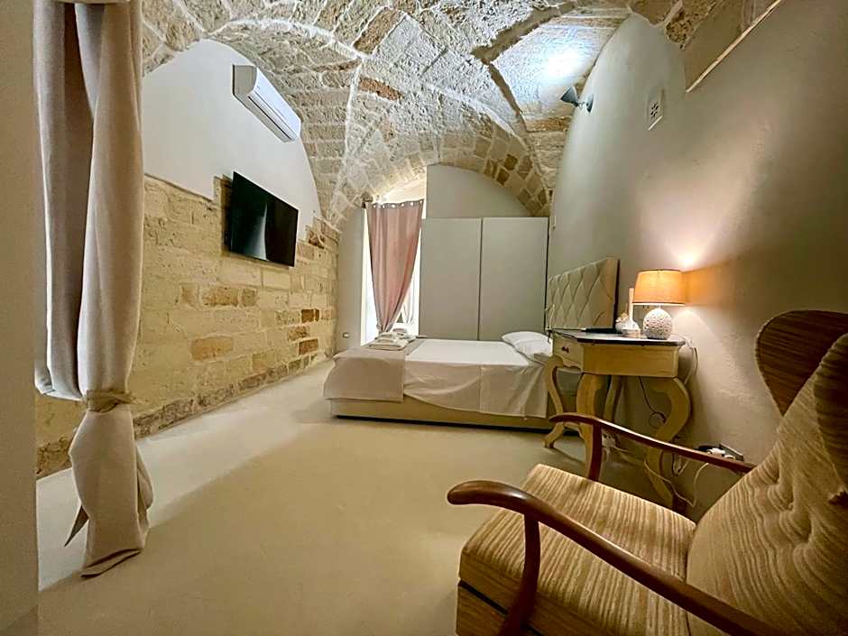 Palazzo de Carlo e il parco dei 7 pozzi