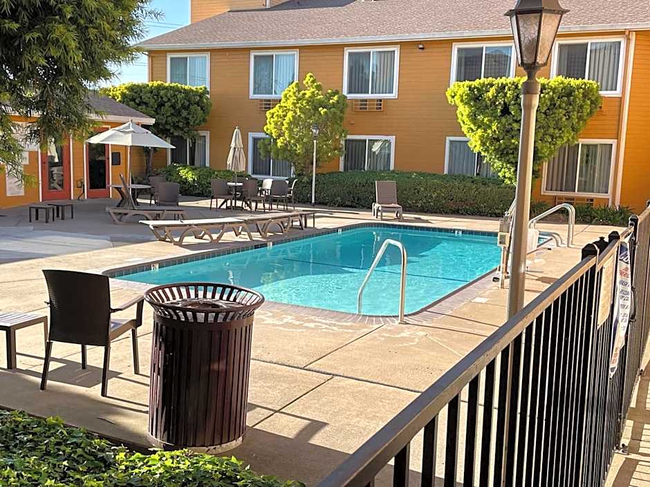 Quality Inn Near Six Flags Discovery Kingdom-Napa Valley