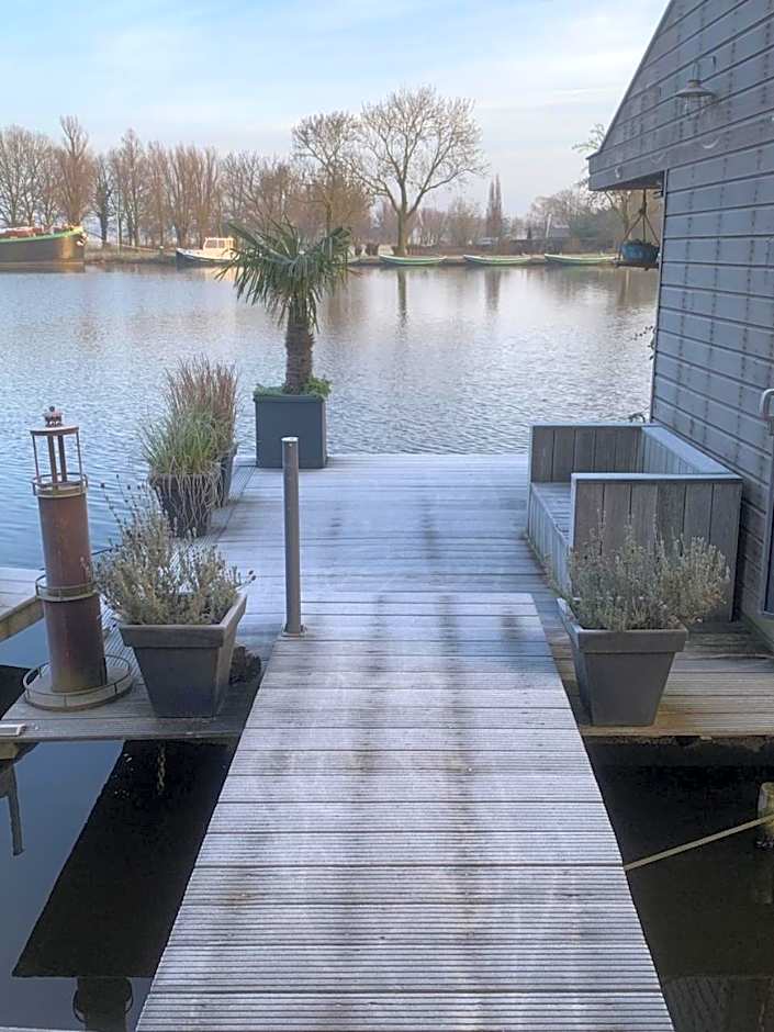 Aangenaam op de Rijn, woonboot, inclusief privé sauna