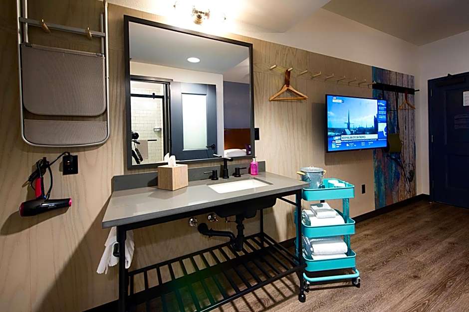 Moxy by Marriott New Orleans Downtown/French Quarter Area
