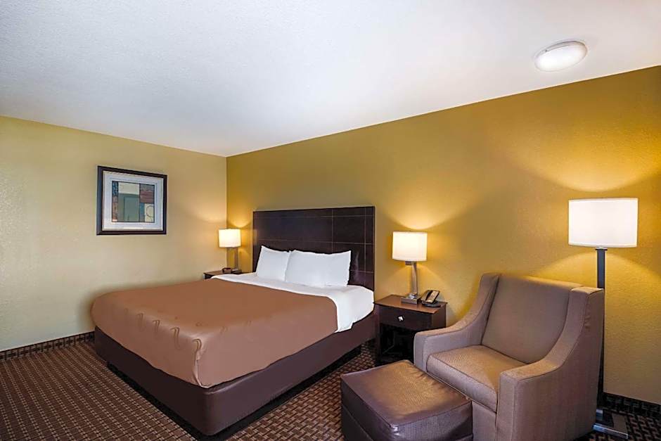 Quality Inn Des Moines North