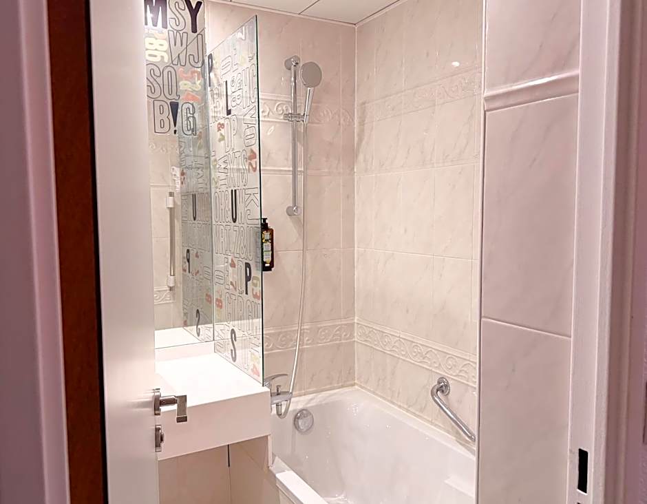 Ibis Styles Paris Tolbiac Bibliotheque
