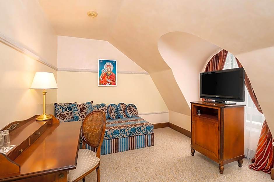 Festa Winter Palace Hotel