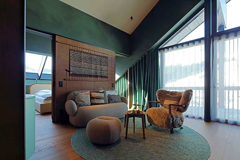New Hotel Kristberg in Lech with SPA, outdoor pool and view