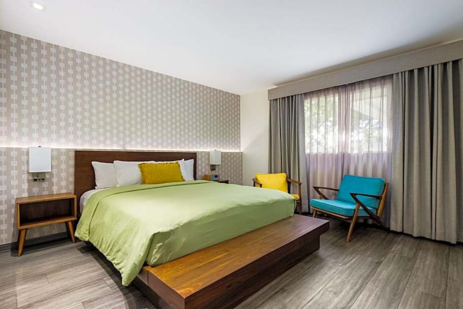 Skylark Hotel