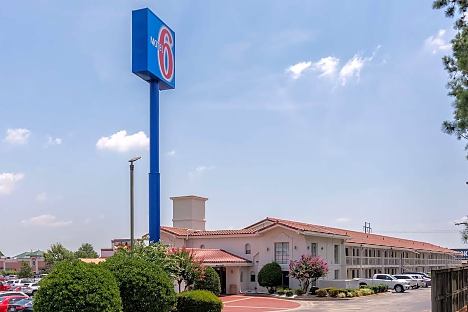 Motel 6-North Little Rock, AR - McCain
