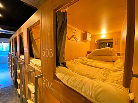 Bunk Bed in Mixed Dormitory Room